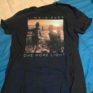 ⭐️2/$10 LINKIN PARK T-shirt small